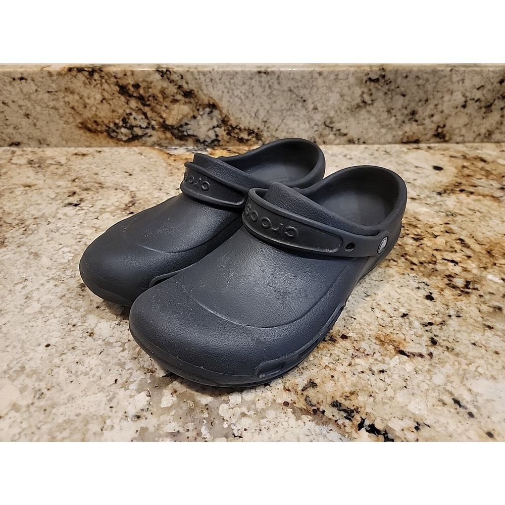 Crocs Slip Resistant Shoes - Men Size 10 Woman Size 12
